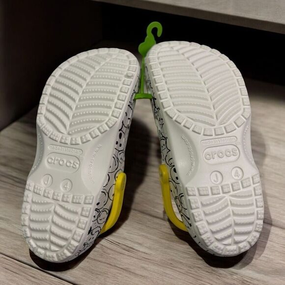 Crocs Smiley Clog Sandals Women US Shoes Size J4 W6 White/Yellow - Picture 4 of 5